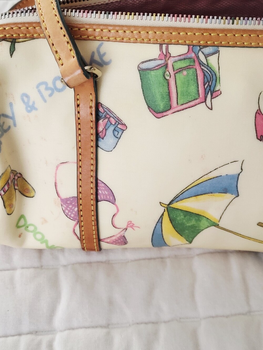 Dooney & Bourke Cream Barrel Crossbody with Multicolor Beach Print Rainbow Zip - Picture 9 of 16